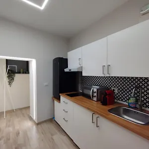 Appartamento La Casa Nel Cortile, Aeroporto di Catania Fontana Rossa